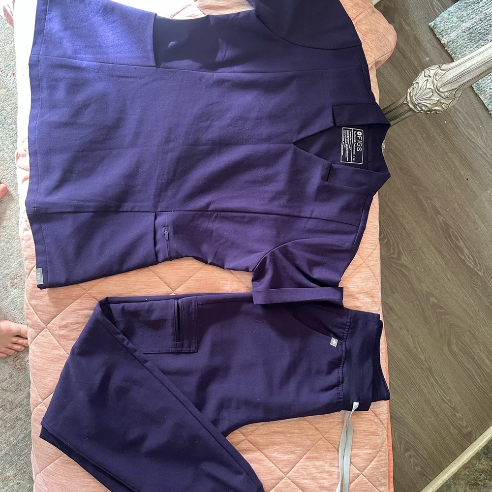 Figs Women's Purple Scrub Set